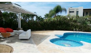 Venta de Casa en Urbanización Privada Manta