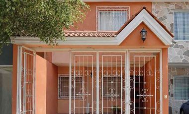 En Venta Hermosa  Casa en Coto , en Tlaquepaque