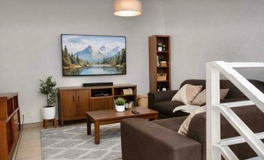 En Venta Hermosa  Casa en Coto , en Tlaquepaque