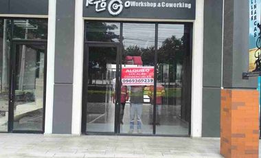 ALQUILO LOCAL COMERCIAL MODERNO CON MEZZANINE EN COSTA BRISA – LISTO PARA USAR 93M2