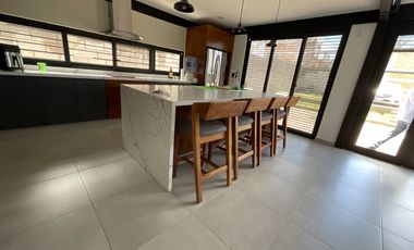 Se renta Lotf Amueblado una recamara dos niveles construidos en Jesús del Monte Altozano