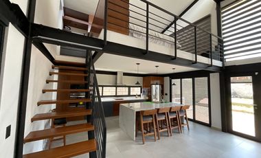 Se renta Lotf Amueblado una recamara dos niveles construidos en Jesús del Monte Altozano