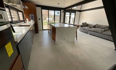 Se renta Lotf Amueblado una recamara dos niveles construidos en Jesús del Monte Altozano