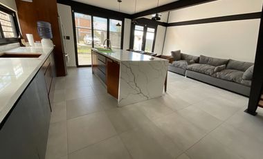 Se renta Lotf Amueblado una recamara dos niveles construidos en Jesús del Monte Altozano