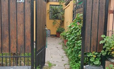 Casa en venta 4 dormitorios 2 baños comuna El Bosque, condominio cerrado