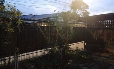 Casa en venta 4 dormitorios 2 baños comuna El Bosque, condominio cerrado