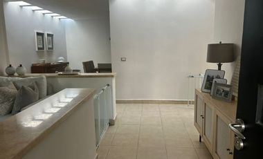 Renta casa amueblada de 1 piso en Jurica