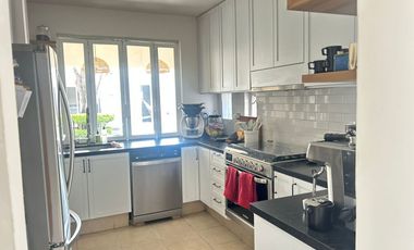 Renta casa amueblada de 1 piso en Jurica