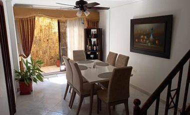 CASA PARA LA VENTA DE DOS PISOS.-