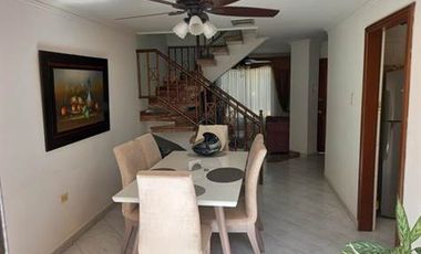 CASA PARA LA VENTA DE DOS PISOS.-