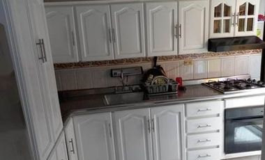 CASA PARA LA VENTA DE DOS PISOS.-