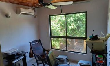 CASA PARA LA VENTA DE DOS PISOS.-