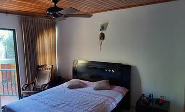 CASA PARA LA VENTA DE DOS PISOS.-