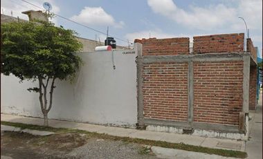 Casa en venta en Ciudad Guzmán, Col. Primavera