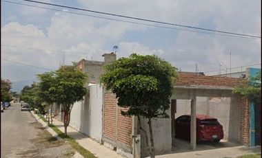 Casa en venta en Ciudad Guzmán, Col. Primavera
