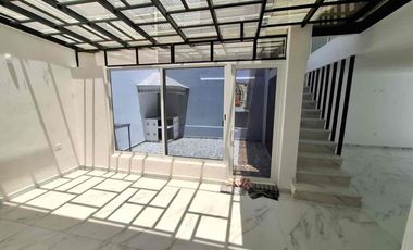 Casa Comercial en Venta El Mirador Puebla, 5 Recámaras, Ideal para Oficinas o Clínica.