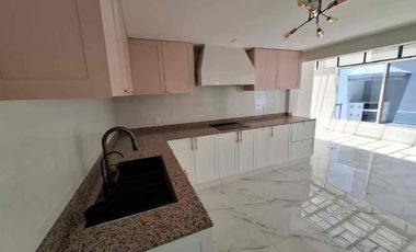 Casa Comercial en Venta El Mirador Puebla, 5 Recámaras, Ideal para Oficinas o Clínica.