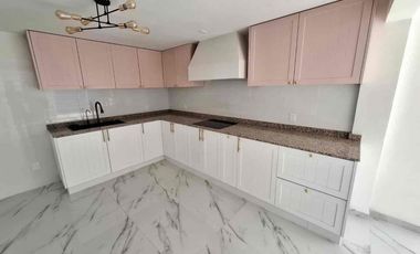 Casa Comercial en Venta El Mirador Puebla, 5 Recámaras, Ideal para Oficinas o Clínica.