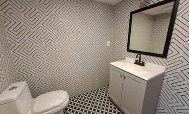 Casa Comercial en Venta El Mirador Puebla, 5 Recámaras, Ideal para Oficinas o Clínica.