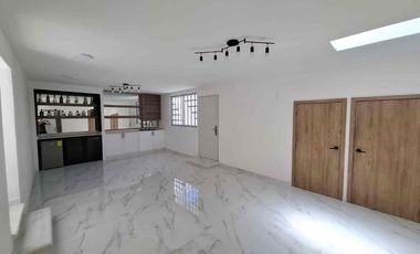 Casa Comercial en Venta El Mirador Puebla, 5 Recámaras, Ideal para Oficinas o Clínica.