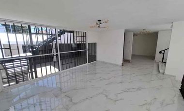 Casa Comercial en Venta El Mirador Puebla, 5 Recámaras, Ideal para Oficinas o Clínica.