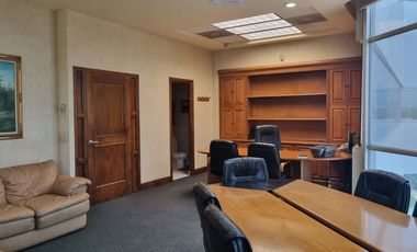 Plaza Delphi, oficinas de lujo amuebladas 100 mts2 2 baños