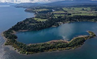 Espectacular parcela con acceso al lago