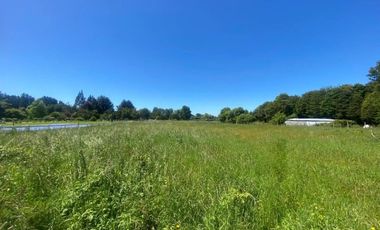 Espectacular parcela con acceso al lago