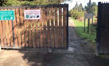 Espectacular parcela con acceso al lago