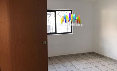 CASA EN VENTA EN JUANACATLAN CON 4 RECAMARAS