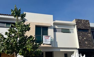 CASA EN VENTA EN LA CIMA DE ZAPOPAN CON 3 RECAMARAS