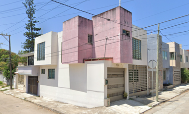 CASA EN VENTA en Benito Juárez Nte, Veracruz – Zona con demanda constante y plusvalía. Recuperación Hipotecaria.