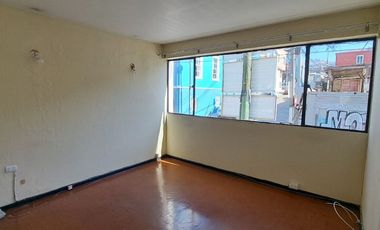 FyC arrienda departamento con gasto común incluido en Cerro Concepción, muy cerca del reloj Turri, Valparaíso