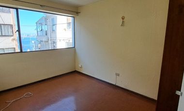 FyC arrienda departamento con gasto común incluido en Cerro Concepción, muy cerca del reloj Turri, Valparaíso