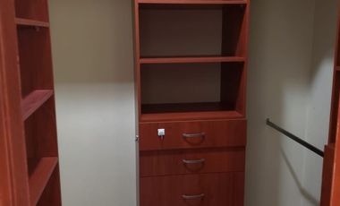 Samborondon, Renta de Hermosa Casa con 4 Dormitorios.