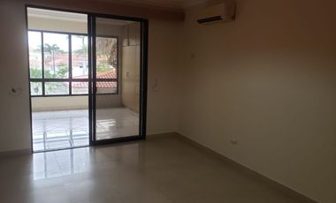 Samborondon, Renta de Hermosa Casa con 4 Dormitorios.