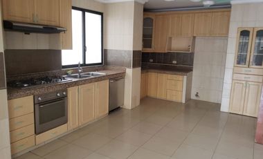 Samborondon, Renta de Hermosa Casa con 4 Dormitorios.