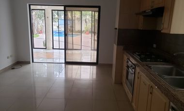 Samborondon, Renta de Hermosa Casa con 4 Dormitorios.