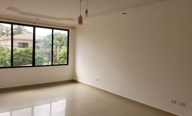 Samborondon, Renta de Hermosa Casa con 4 Dormitorios.