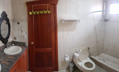 Samborondon, Renta de Hermosa Casa con 4 Dormitorios.