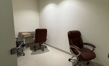 Parques San Felipe Oficinas Modernas y Amuebladas en Venta
