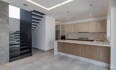 VENTA DE CASA EN JIUTEPEC MORELOS CON ALBERCA Y VIGILANCIA