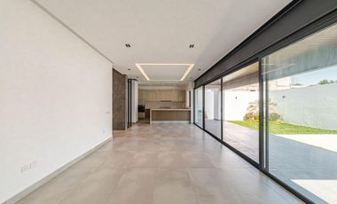 VENTA DE CASA EN JIUTEPEC MORELOS CON ALBERCA Y VIGILANCIA