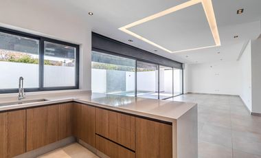 VENTA DE CASA EN JIUTEPEC MORELOS CON ALBERCA Y VIGILANCIA