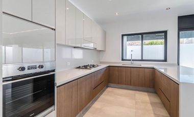 VENTA DE CASA EN JIUTEPEC MORELOS CON ALBERCA Y VIGILANCIA