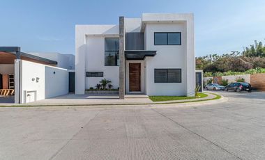 VENTA DE CASA EN JIUTEPEC MORELOS CON ALBERCA Y VIGILANCIA
