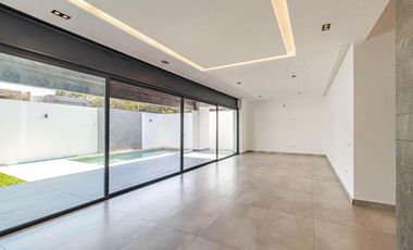 VENTA DE CASA EN JIUTEPEC MORELOS CON ALBERCA Y VIGILANCIA