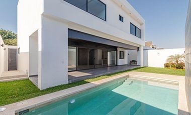 VENTA DE CASA EN JIUTEPEC MORELOS CON ALBERCA Y VIGILANCIA