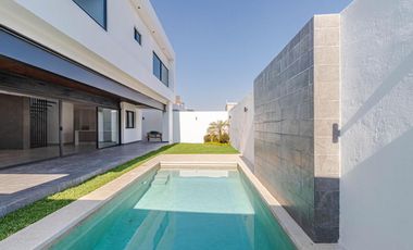 VENTA DE CASA EN JIUTEPEC MORELOS CON ALBERCA Y VIGILANCIA