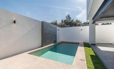 VENTA DE CASA EN JIUTEPEC MORELOS CON ALBERCA Y VIGILANCIA